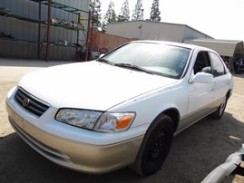 2001 TOYOTA CAMRY CE WHITE 2.2L AT Z18184